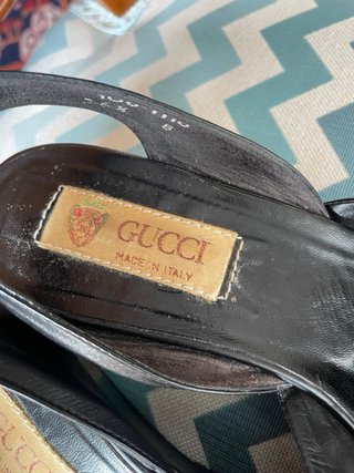 Zapatos Gucci Negros con Pedrería Multicolor