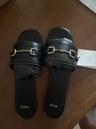 Sandalias de Piel Negras Mango