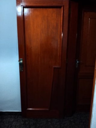 Puerta de madera interior