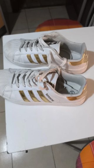 Zapatillas Adidas Superstar (no originales)