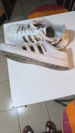 Zapatillas Adidas Superstar (no originales)