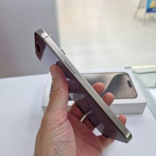 iPhone 15 Pro Max 256GB Titanio Natural Usado .