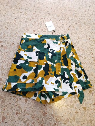 Falda pantalón de la marca Tiffosi. Nuevo sin estr