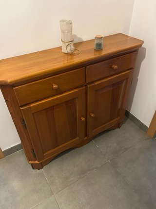 Mueble Recibidor de Madera con Espejo Dorado