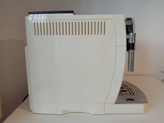 Cafetera DeLonghi ECAM 23.210 Blanca