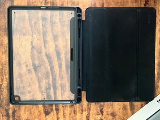 iPad 8ª Gen + Funda Negra