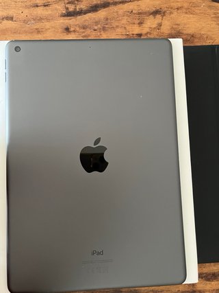 iPad 8ª Gen + Funda Negra
