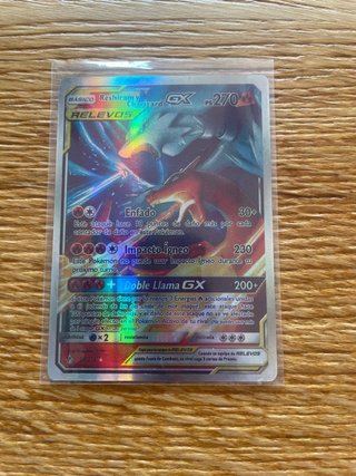 Carta Pokémon Reshiram y Charizard GX
