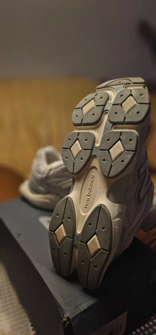 Zapatillas New Balance 9060 Nuevas Beige/Gris