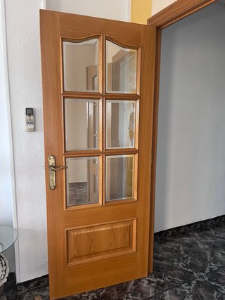Puerta Doble de Madera con Cristales