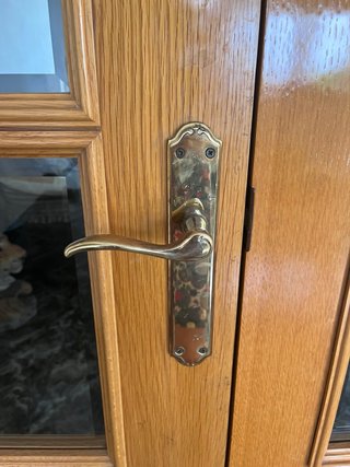 Puerta Doble de Madera con Cristales