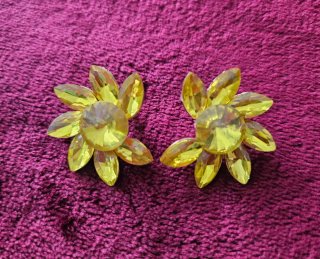 Pendientes de flor de cristal verde loro