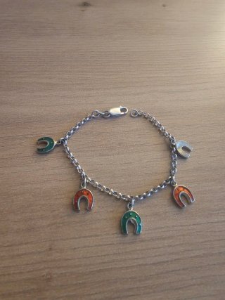 Pulsera plata 925 con dijes de herradura