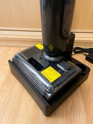 Aspiradora fregadora tipo Dyson inalámbrica