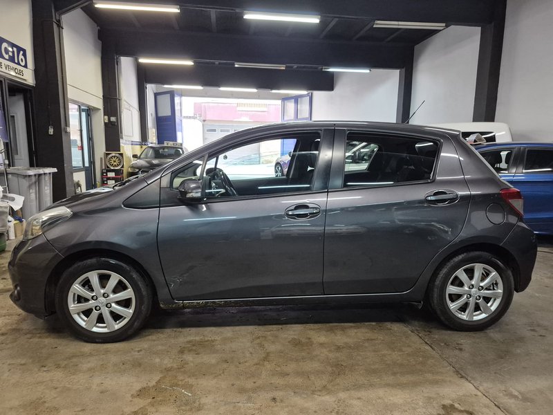 Toyota Yaris 100 Active 5p 2013