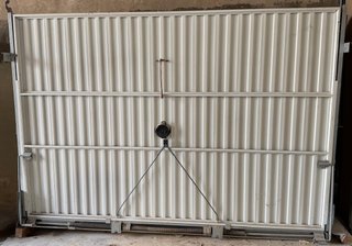 Puerta basculante metálica de garaje 300x240 cm