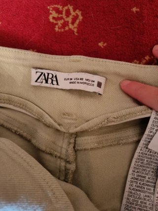 Pantalón Zara verde