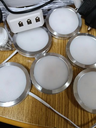 Lámpara LED ultrafina para armario VLio