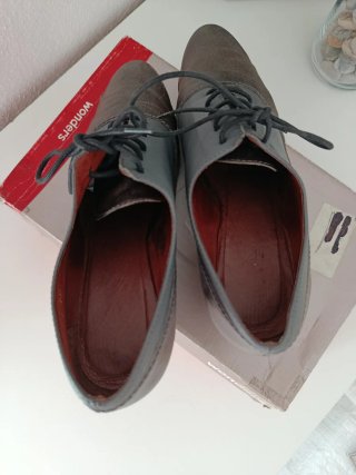 Zapatos Wonders cordones  en tonos grises