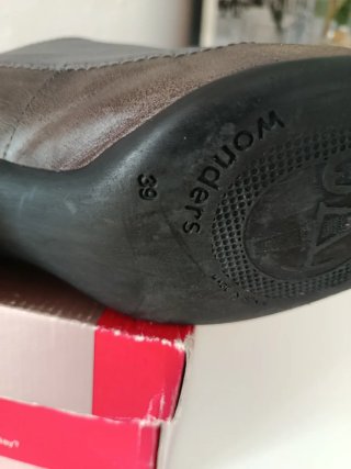 Zapatos Wonders cordones  en tonos grises