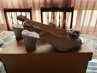 Sandalias de fiesta beige/plateadas