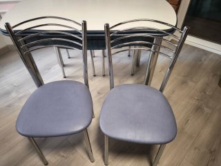 Mesa de cocina extensible con 4 sillas
