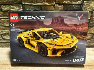 LEGO Technic Chevrolet Corvette Stingray 42205
