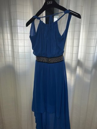 Vestido de fiesta azul con plateado