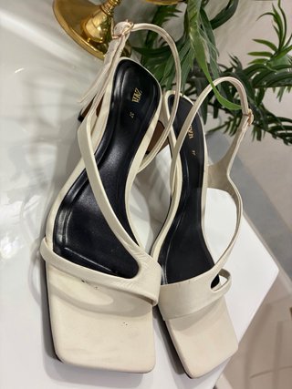 Sandalias de tiras blancas Zara Talla 37