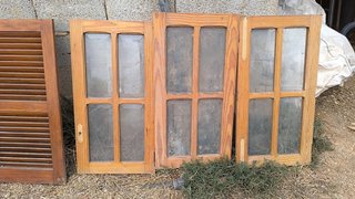 Persianas y Ventana de Madera