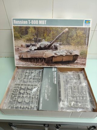 Maqueta Trumpeter T-80U MBT 1/35