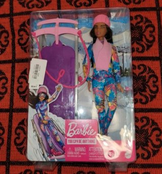 Barbie Esquiadora con Trineo y Accesorios
