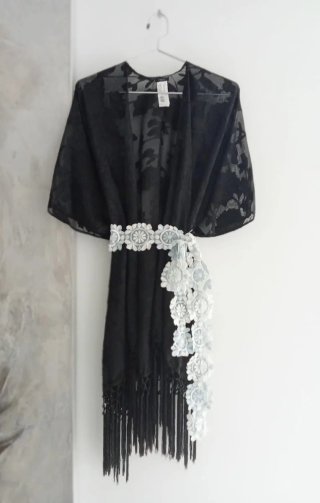 Kimono de tul bordado.