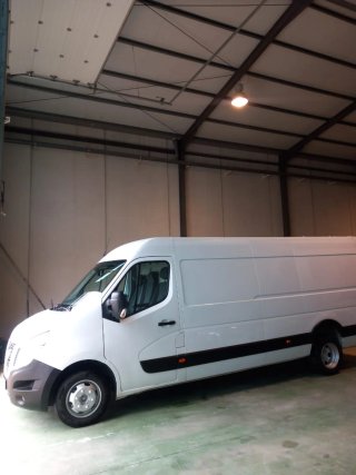 Nissan NV400 2019