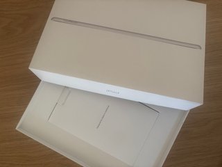 Caja iPad 8ª Generación
