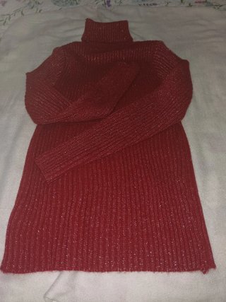 Jersey Rojo con Brillos Dorados