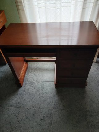 Tavolo da scrivania in legno massello e scaffale abbinato