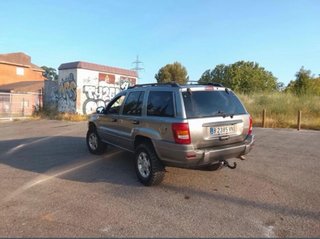 se vende Jeep Grand Cherokee 1999