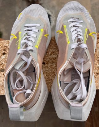 Zapatillas Nike Beige y Amarillo Originales