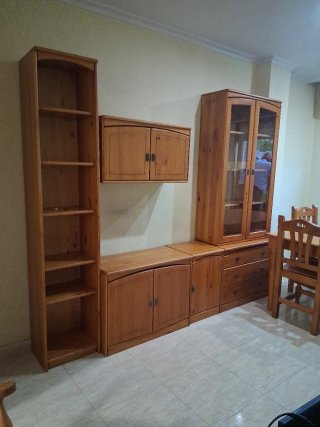 Mueble de Comedor en Madera de Pino