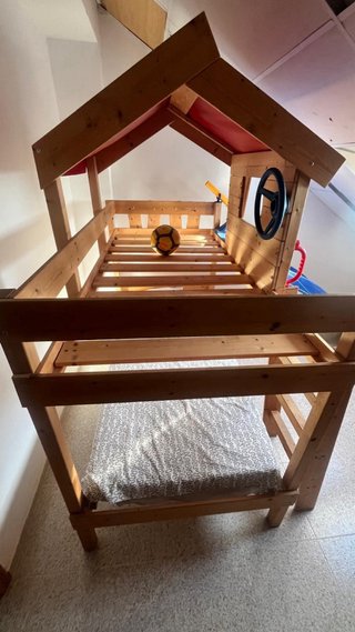 Litera Infantil con Casita y Tobogán