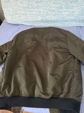 Chaqueta Bomber Zara Verde Oliva