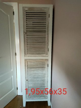Mueble alto de madera blanco