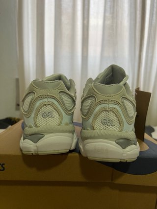 Asics Gel NYC Talla 39.5 Gris/Blanco
