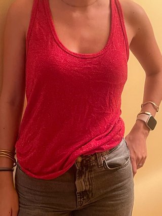 Camiseta roja brillante