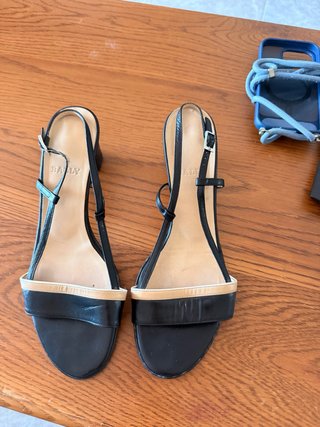 Sandalias Bally Negras y Beige