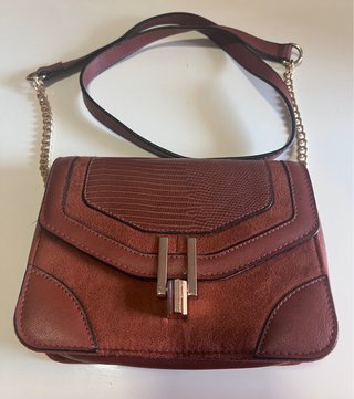 Bolso de Hombro Marrón con Cadena