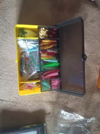 Caja de señuelos de pesca
