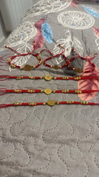 Pulsera San Benito Protección Oro y Rojo