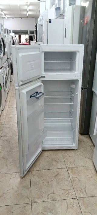 Nevera pequeña Svan Blanca 143X54X56cm
